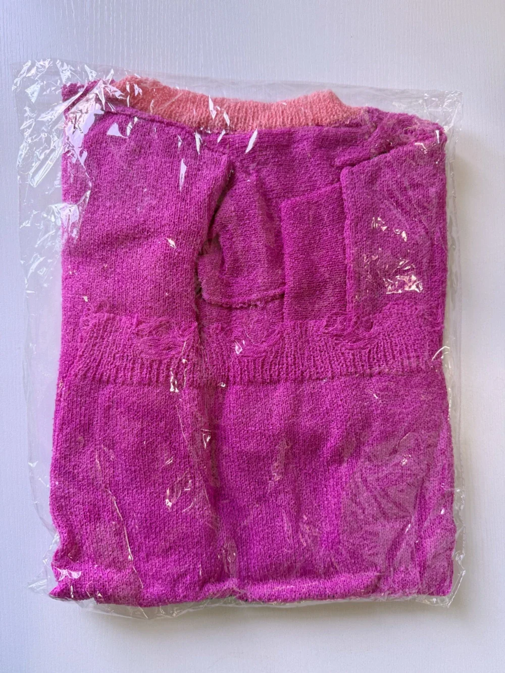 Easel | Delulu for the Plot Distressed Smiley Sweater Heart Eyes Pink New Small
